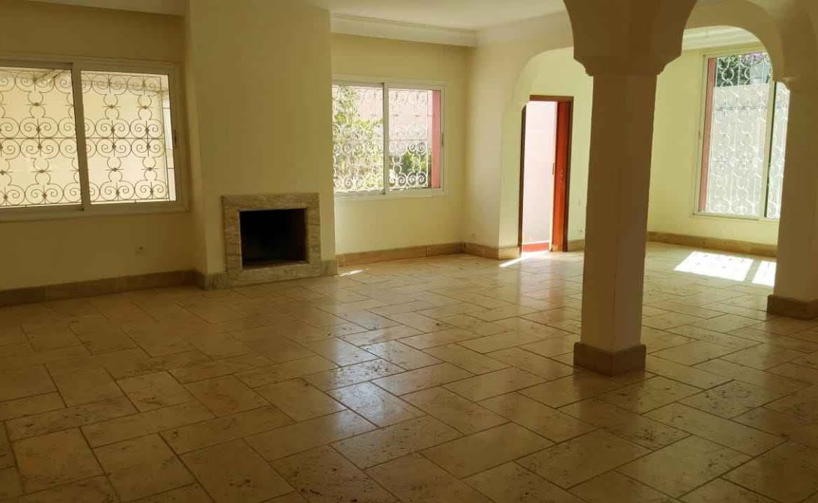 Location-coquette-villa-avec-piscine-Oasis