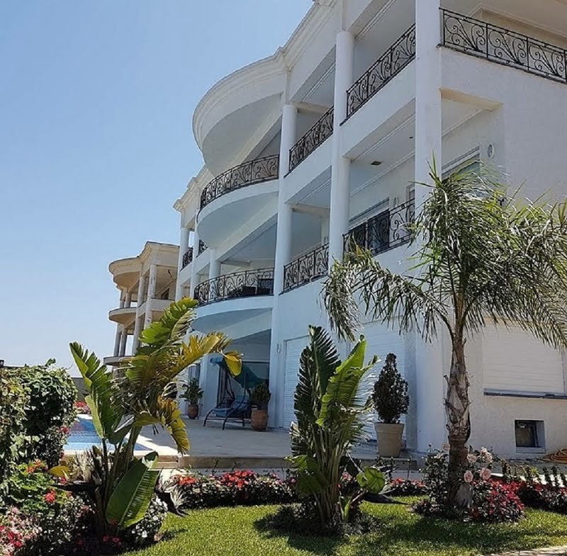 Location-ou-vente-d'une-belle-villa-meublé-sur-Tanger