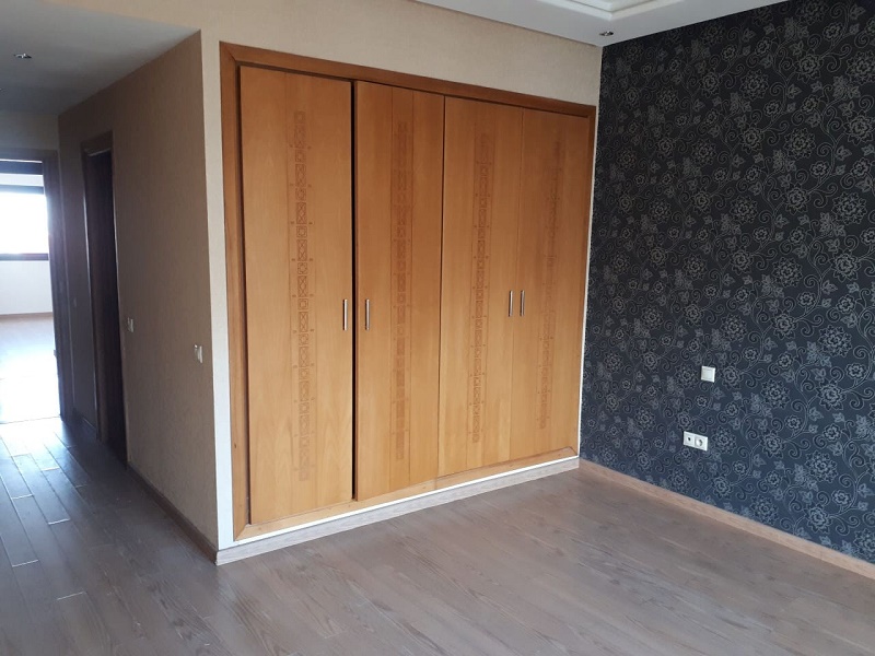 LOCATION BEL APPARTEMENT QUARTIER RACINE