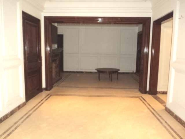 LOCATION GRAND APPARTEMENT QUARTIER RACINE