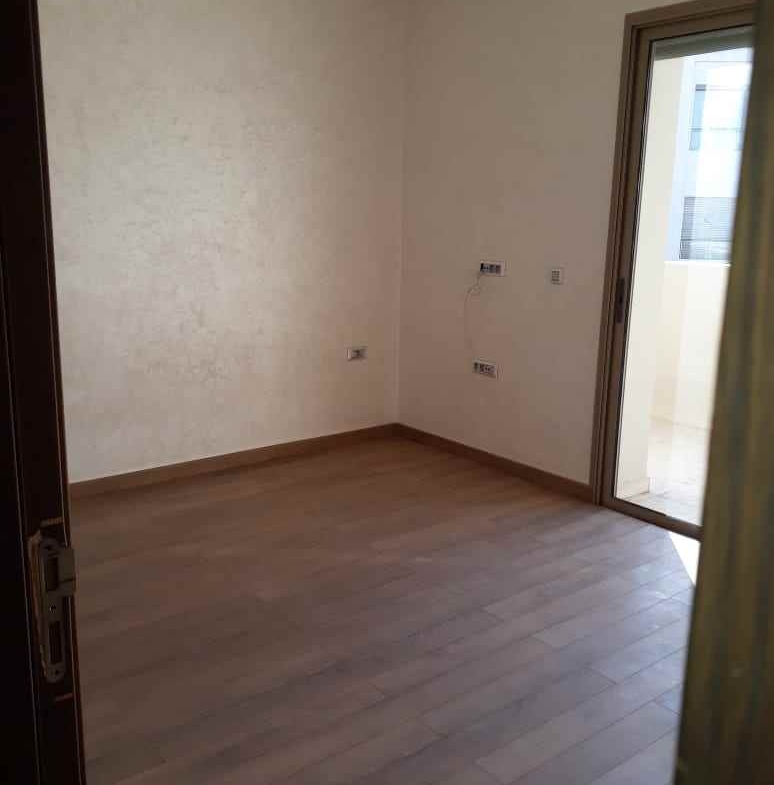 Location-d'une-belle-villa-moderne-sur-bouskoura