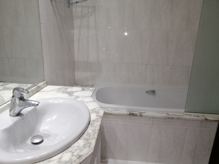 Location-d'un-bel-spacieux-appartement-au-quartier-racine