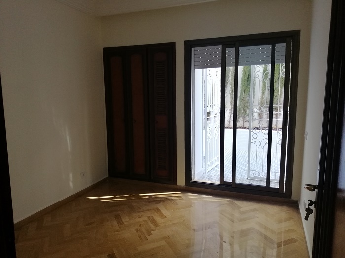 Location-d'un-bel-spacieux-appartement-au-quartier-racine