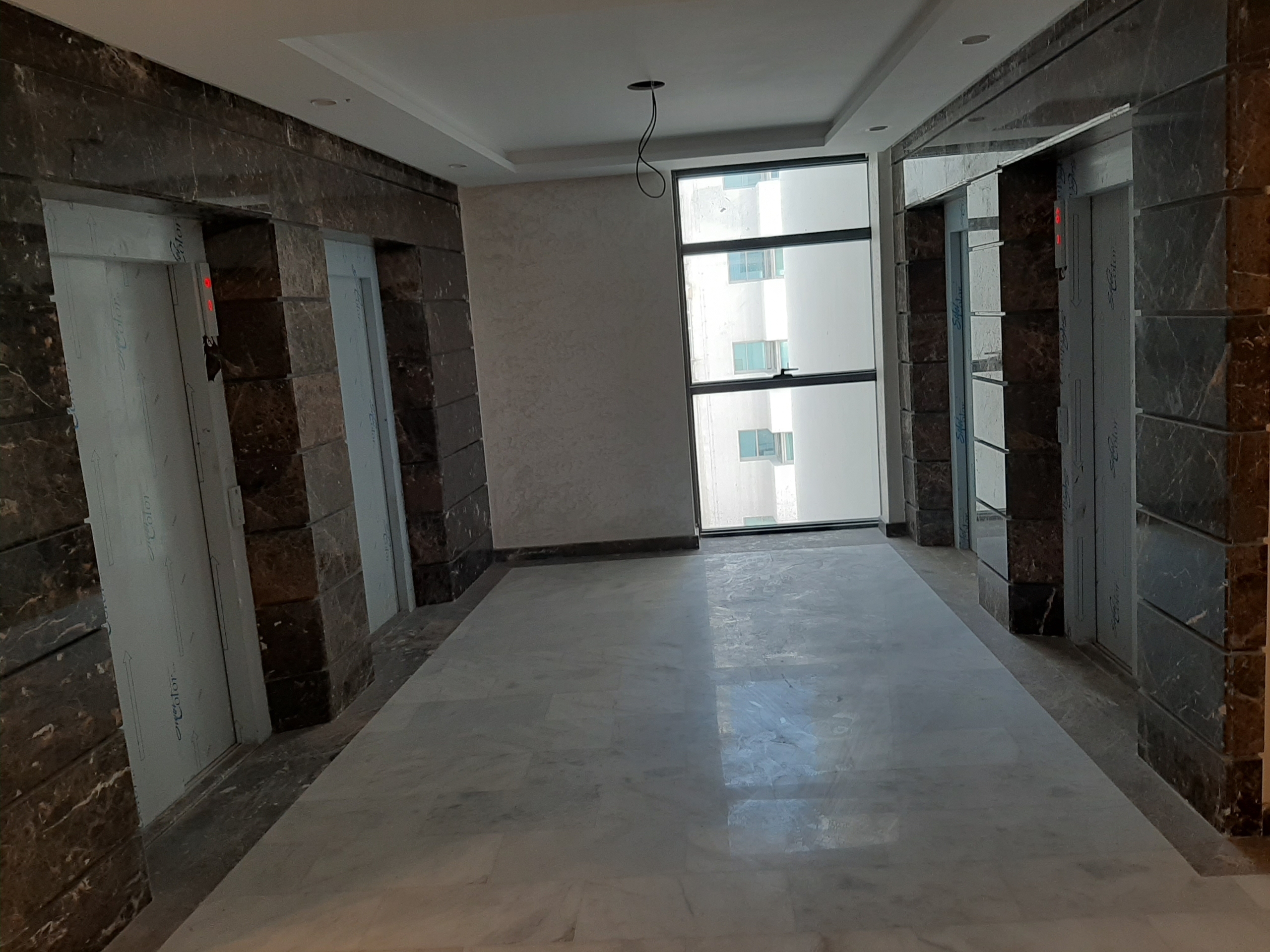 Location-d'un-bureau-ths-sur-Bd-abdelmoumen