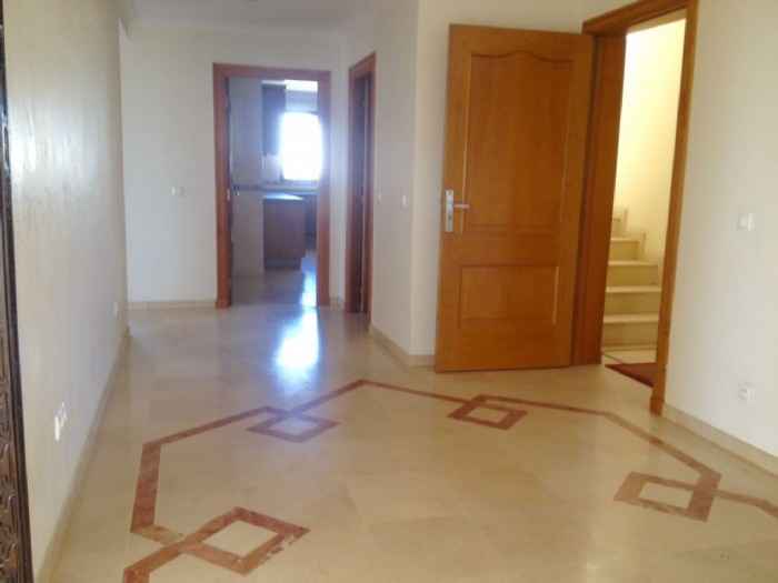 Location-spacieux-appartement-Ain Diab