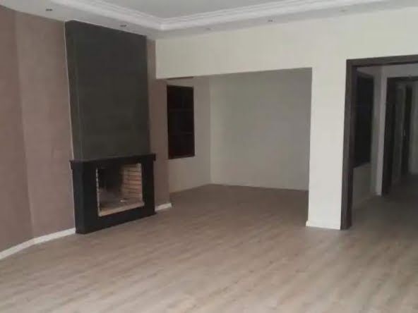 APPARTEMENT-EN-LOCATION-AVEC-TERRASSE-SUR-RACINE