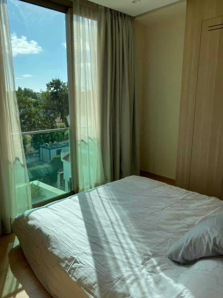 Location-studio-meublé-avec-terrasse-Les-Princesses