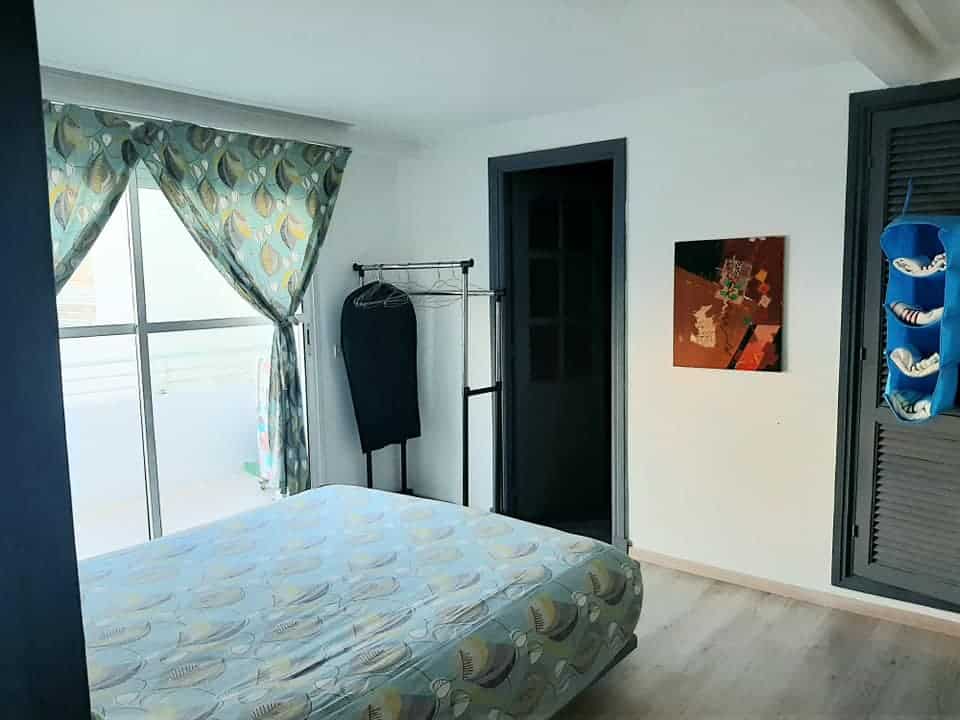 Location-studio-meublé-avec-terrasse-Les-Princesses