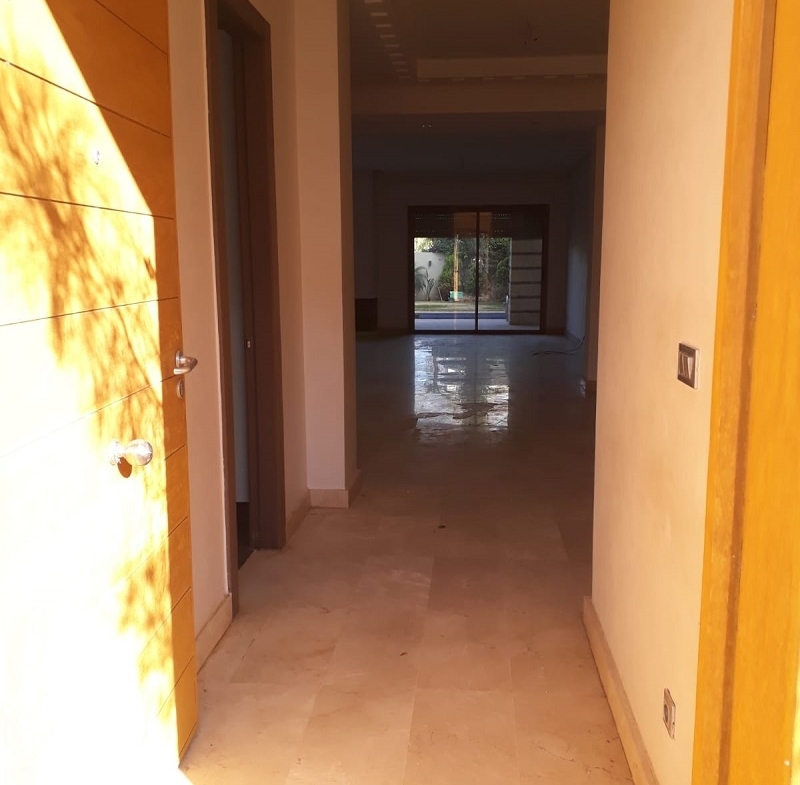 Bouskoura-Location-coquette-Villa-Avec-Piscine