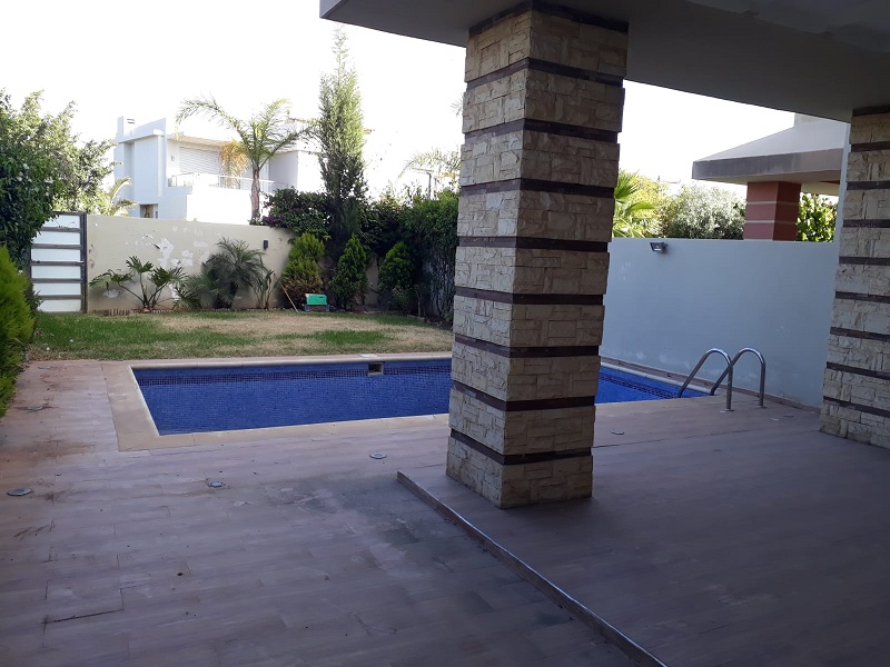 Bouskoura-Location-coquette-Villa-Avec-Piscine