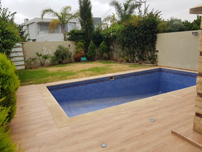 Bouskoura-Location-coquette-Villa-Avec-Piscine