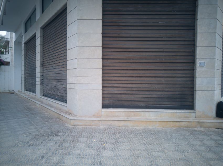 Vente-Local-Commercial-Angle-Sur-Riviera