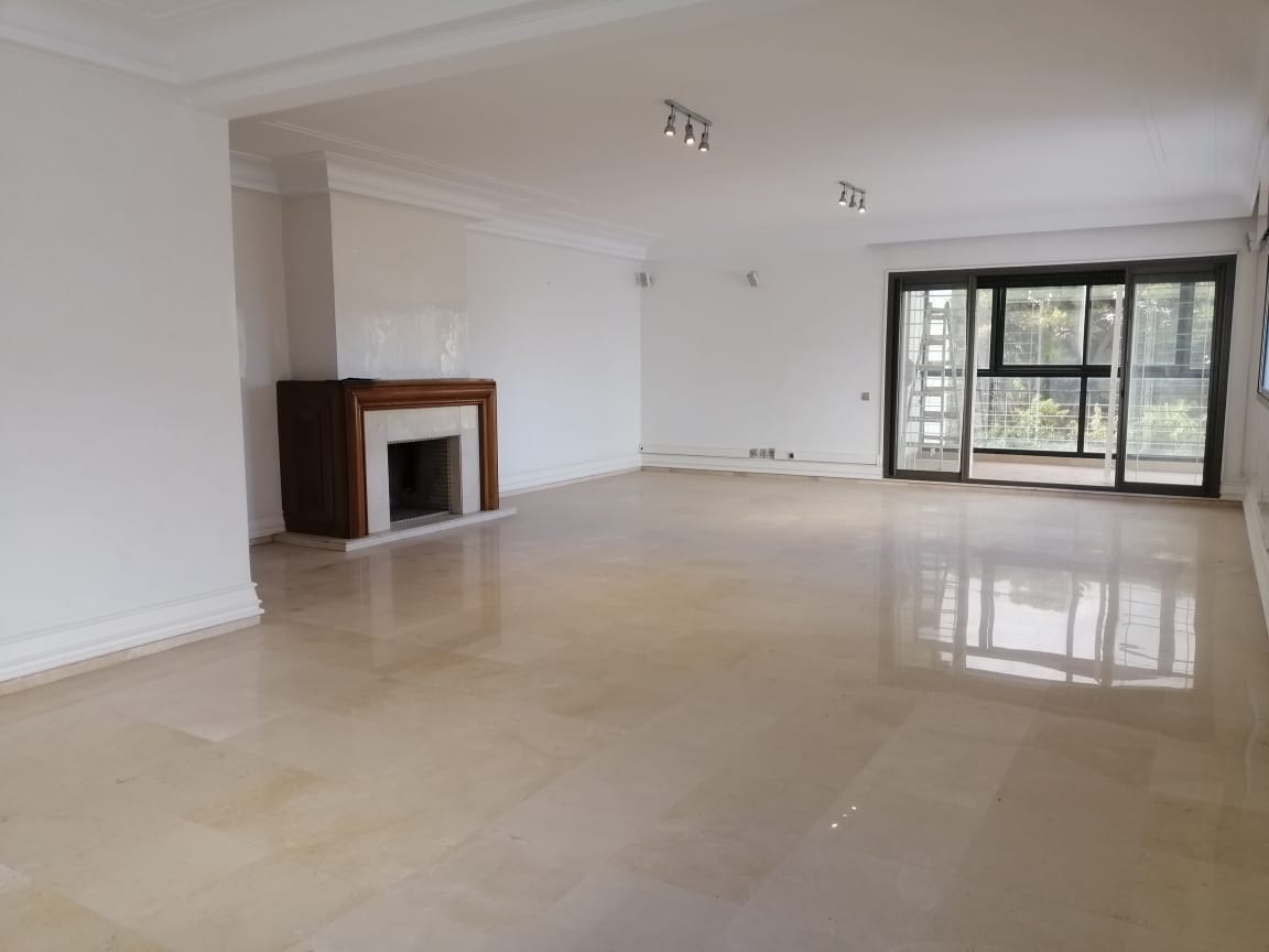 Location-spacieux-appartement-sur-rd-point-des-sports