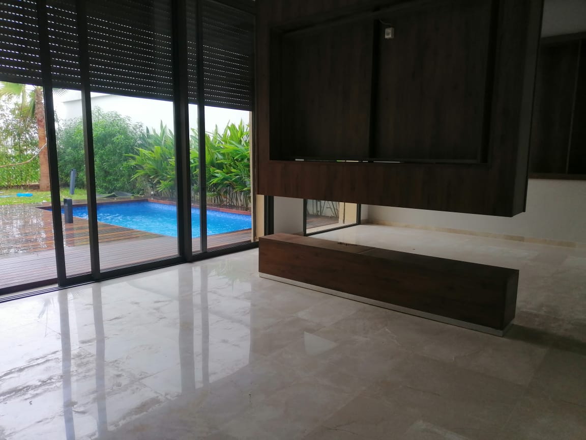 Vente-belle-Villa avec-piscine-dans-résidence-sécurisé-sur-dar-bouazza