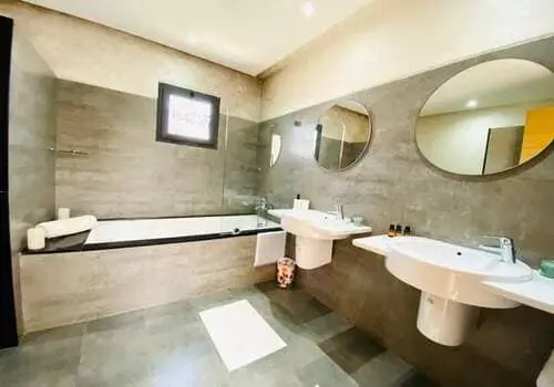 villa-spacieuse-avec-piscine-meublée-à-dar bouazza