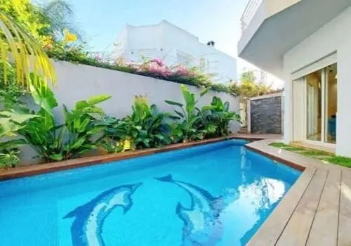 Vente-Luxueuse-Villa-450m²-avec-jardin-et-piscine