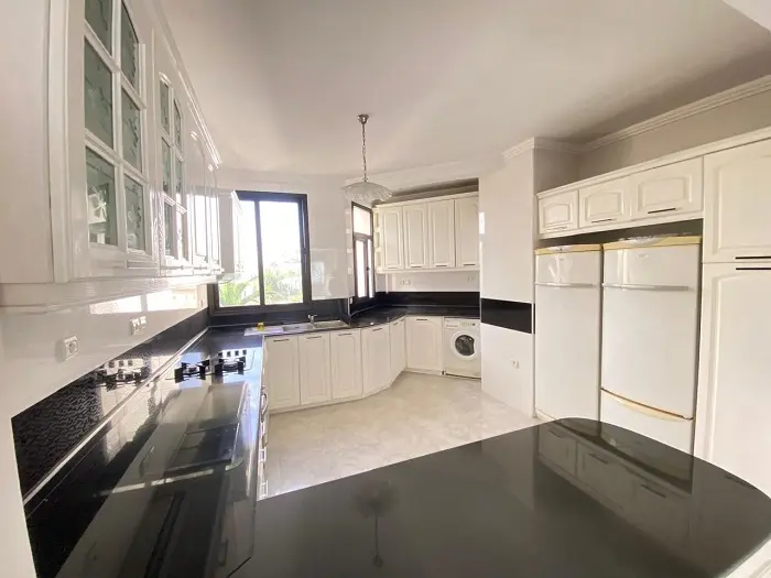 Agréable et Lumineux Appartement à Louer à Ain Diab