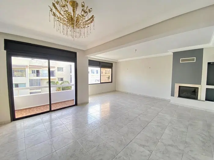 Agréable et Lumineux Appartement à Louer à Ain Diab