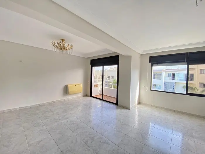 Agréable et Lumineux Appartement à Louer à Ain Diab