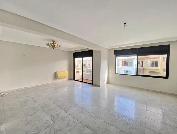 Agréable et Lumineux Appartement à Louer à Ain Diab