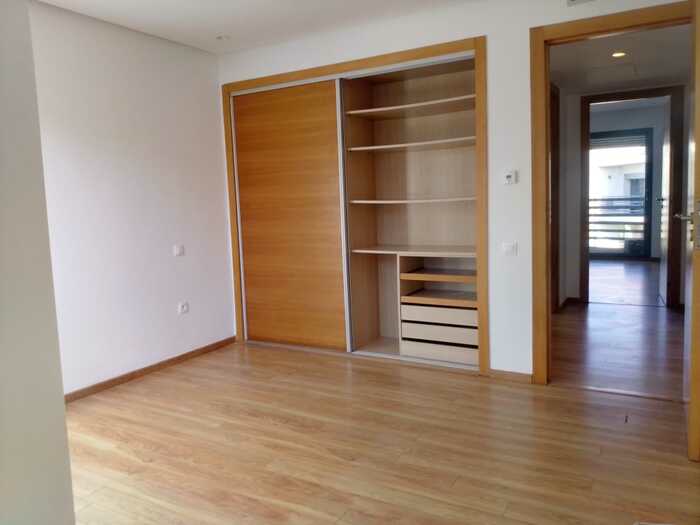 SPLENDIDE-VILLA-DE-LUXE-3-NIVEAUX-PISCINE-–-DAR-BOUAZZA