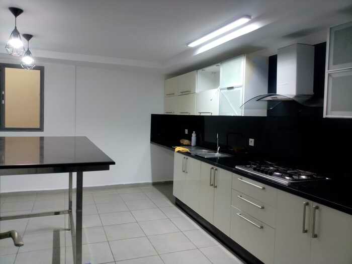 SPLENDIDE-VILLA-DE-LUXE-3-NIVEAUX-PISCINE-–-DAR-BOUAZZA