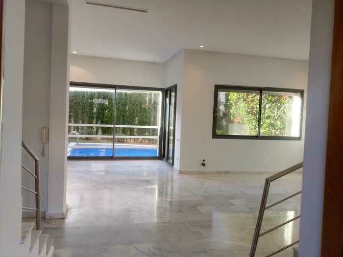 SPLENDIDE-VILLA-DE-LUXE-3-NIVEAUX-PISCINE-–-DAR-BOUAZZA