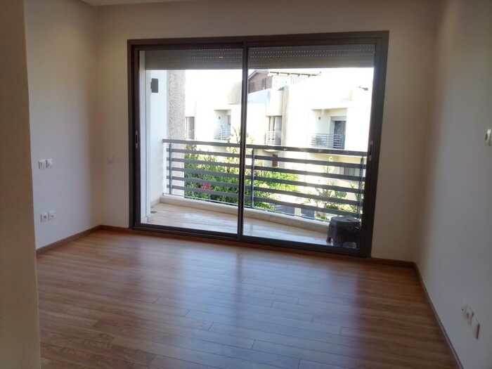 SPLENDIDE-VILLA-DE-LUXE-3-NIVEAUX-PISCINE-–-DAR-BOUAZZA