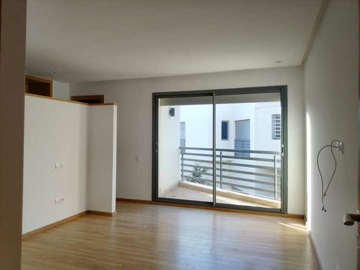 SPLENDIDE-VILLA-DE-LUXE-3-NIVEAUX-PISCINE-–-DAR-BOUAZZA