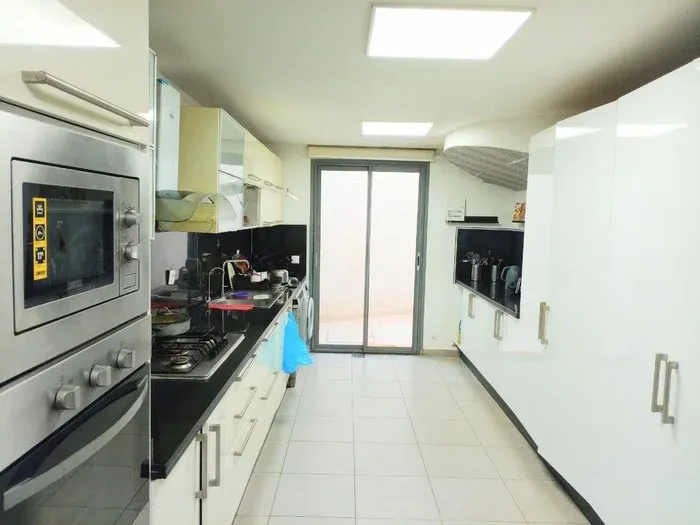 villa angle dar bouazza avec piscine